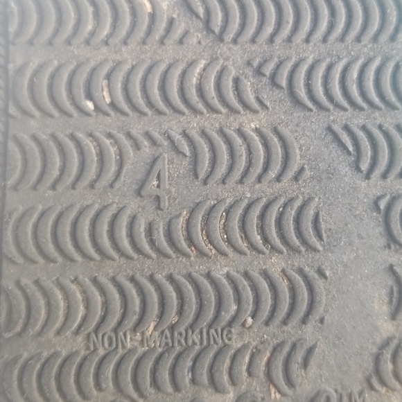 Hardy used girl shoes - Picture 4 of 4